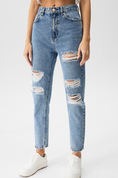 Ripped Mom Jeans – Contains Recycled Cotton