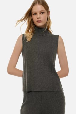 Soft-touch vest sweater