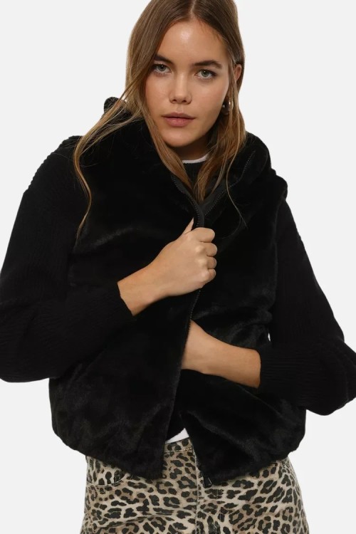 Faux fur gilet