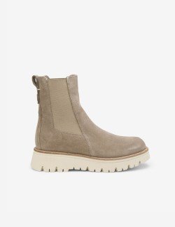 Chelsea Boot With a High Shaft