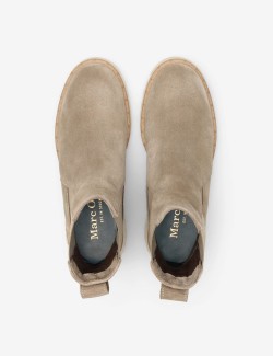 Chelsea Boot With a High Shaft