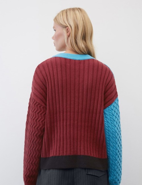 Jumper in a mix of Knitted Pattern