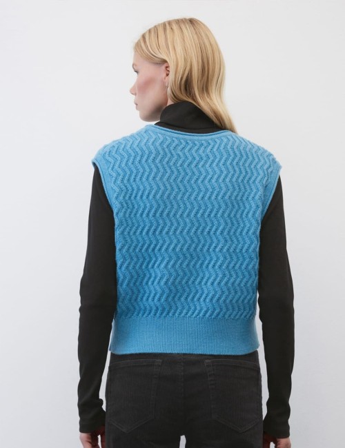 Sleeveless Jumper Cable Knit