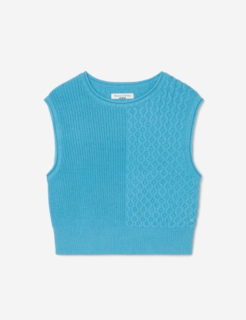 Sleeveless Jumper Cable Knit